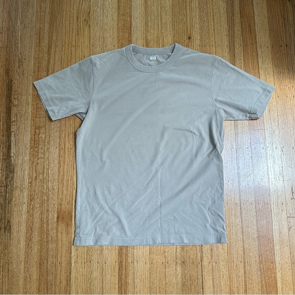 Uniqlo U tan shirt